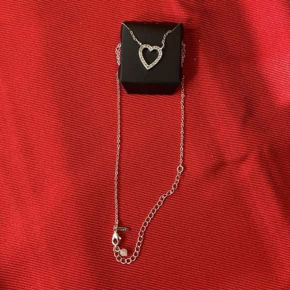 Avon Birthstone Heart Necklace April - Picture 6 of 6